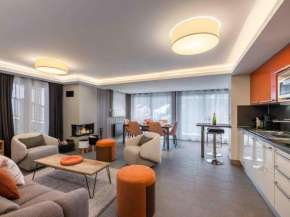 Salers : Elegant 3 pièces rénové avec grand salon et salle à manger, centre Moriond, 4/6 personnes - FR-1-563-8